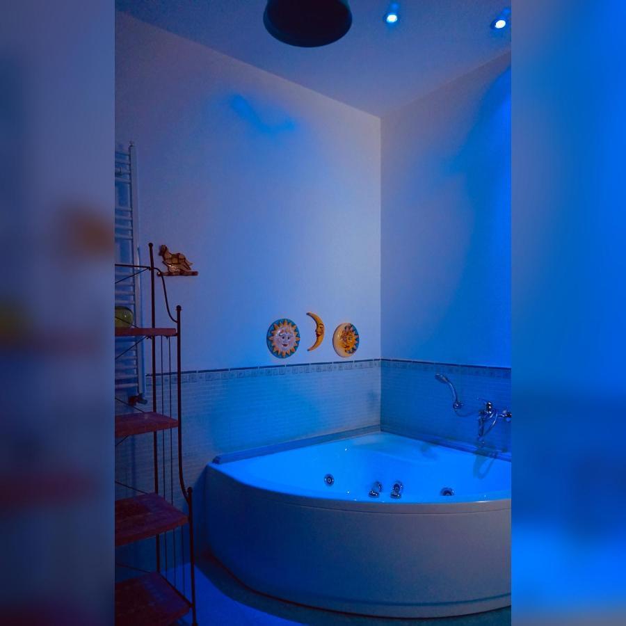 B&B Sole E Luna ปาแลร์โม ภายนอก รูปภาพ